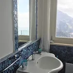 La Casa Di Vania Bed & Breakfast 3*