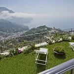 La Casa Di Vania Bed & Breakfast 3*
