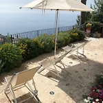 La Casa Di Vania Bed & Breakfast